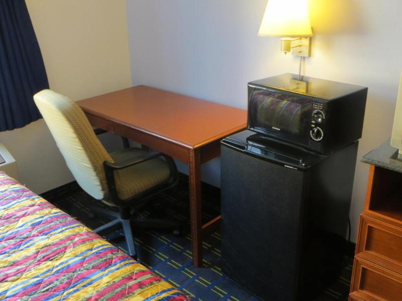 Knights Inn Memphis At Macon Cove Екстериор снимка