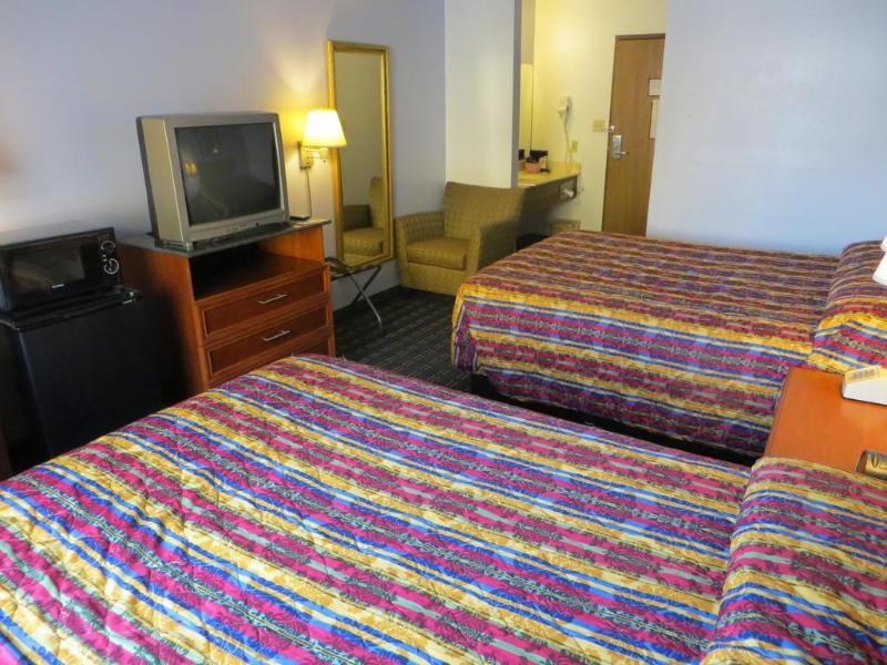 Knights Inn Memphis At Macon Cove Екстериор снимка